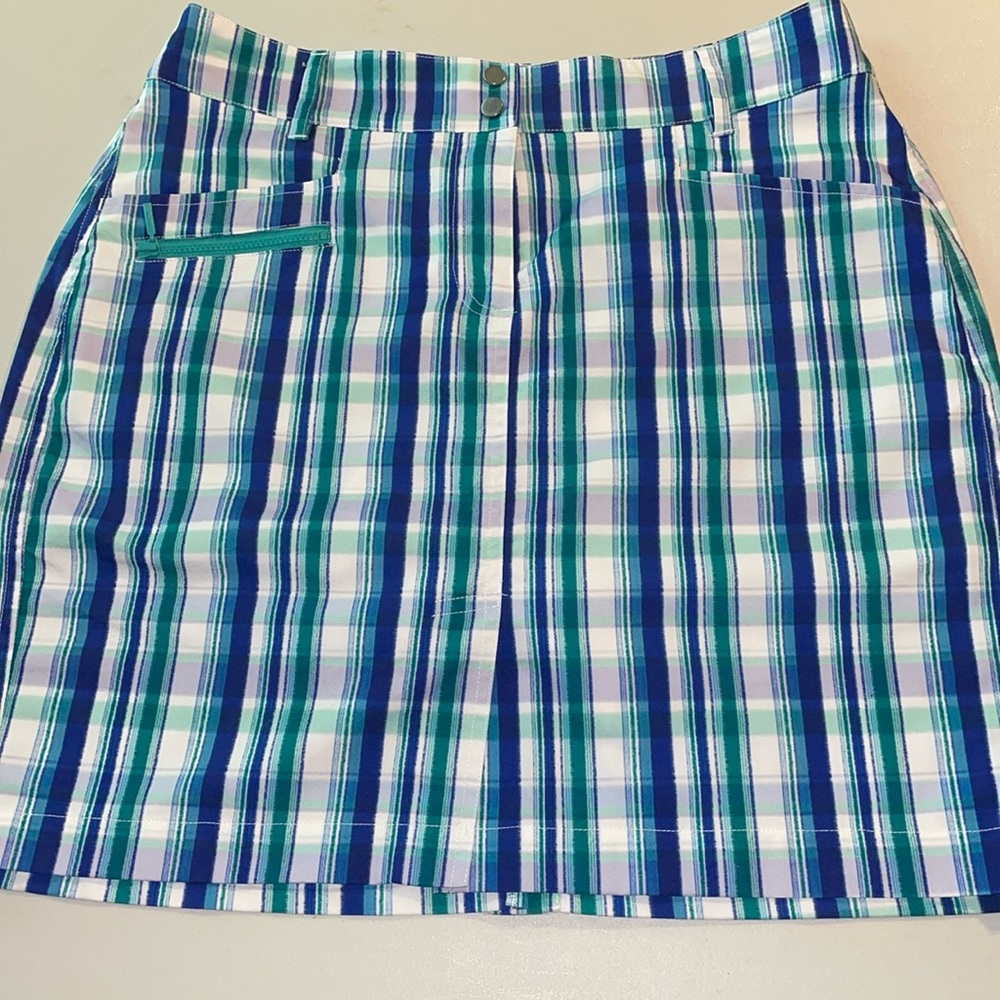 GG blue golf skirt size 6
